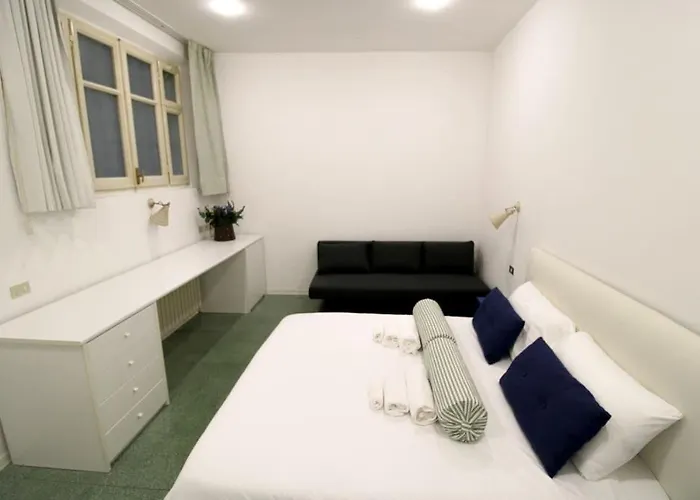 Al Duomo Di - Posto Auto Privato Prenotabile * Parma